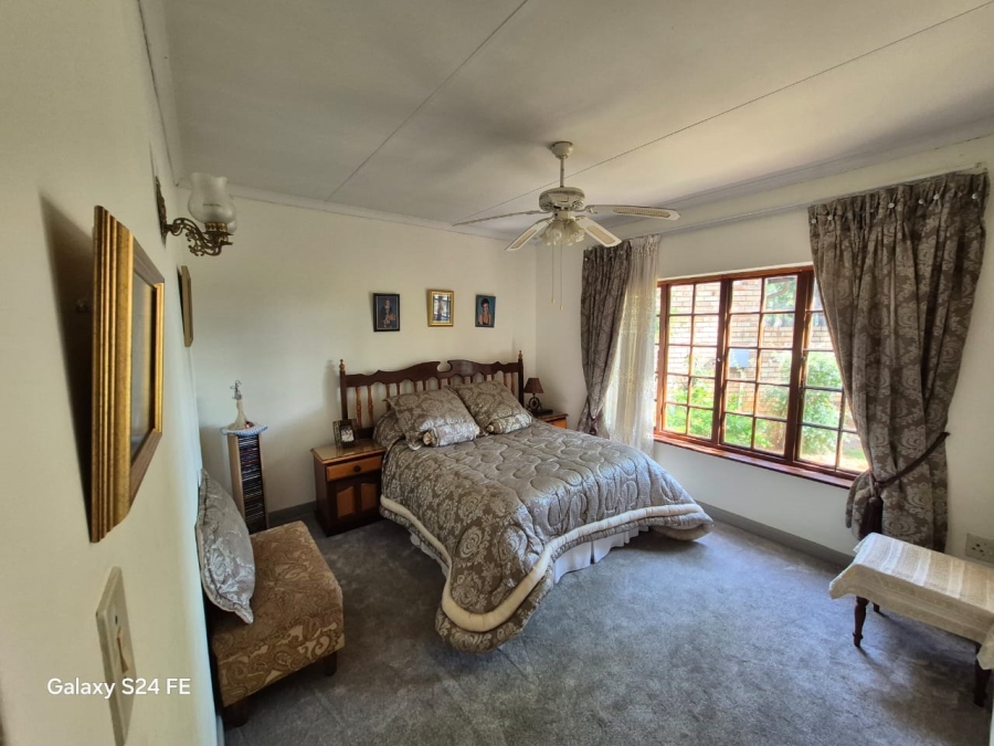 4 Bedroom Property for Sale in Safari Gardens North West